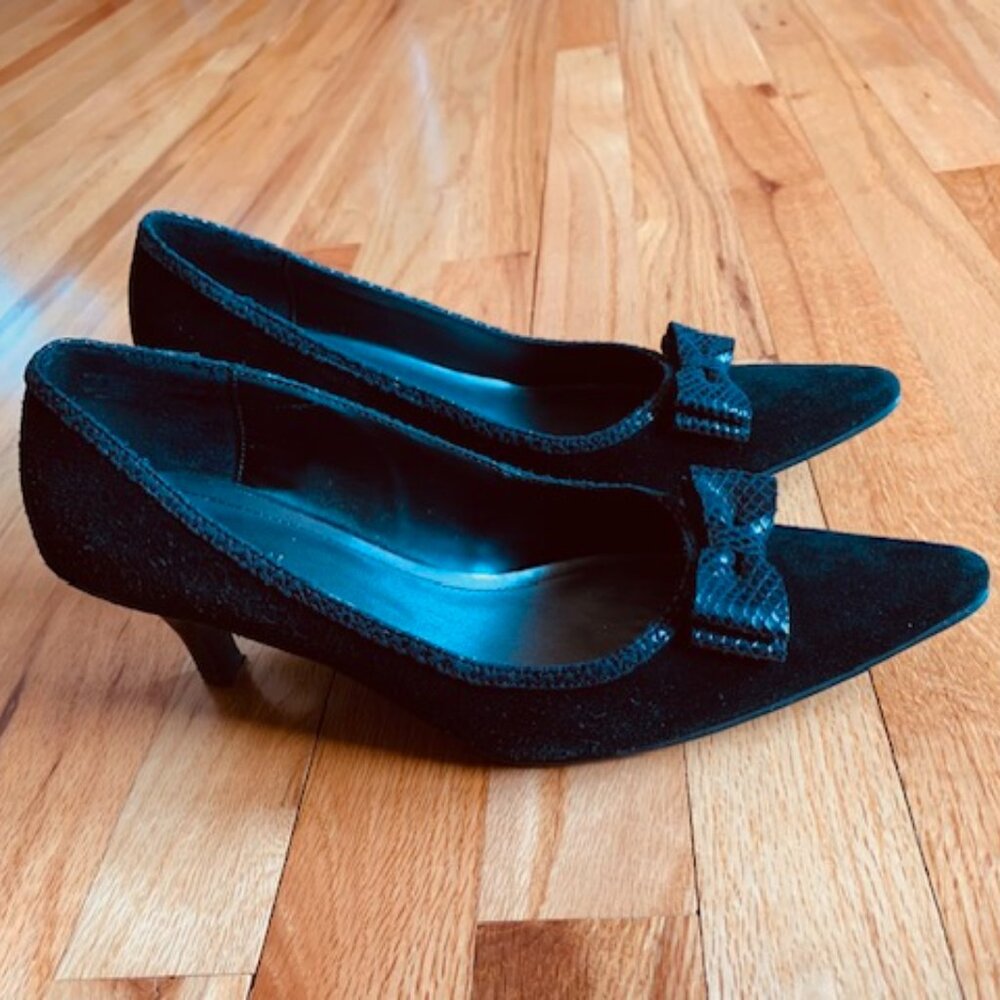Black heels with bow size 9 "Winifred"